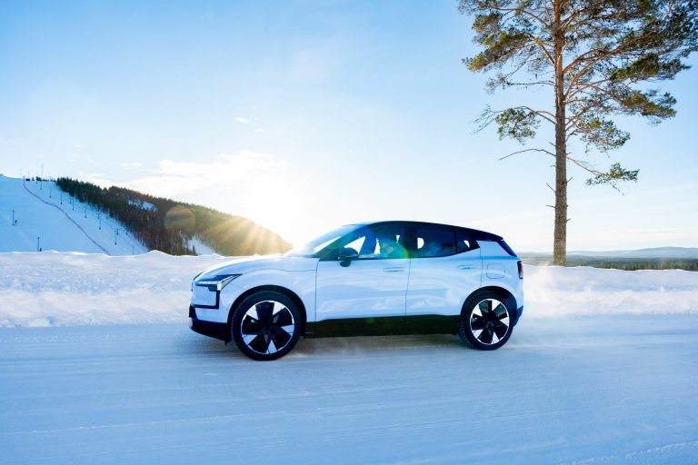 Los 6 SUV premium con etiqueta CERO más eficientes en consumo real (kWh/100 km) Los 6 SUV premium con etiqueta CERO más eficientes en consumo real (kWh/100 km)