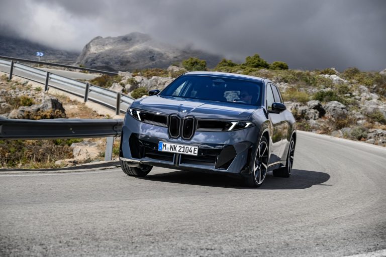 BMW iX3 vs Mercedes-Benz EQE SUV: dos formas alemanas de entender el SUV premium eléctrico BMW iX3 vs Mercedes-Benz EQE SUV: dos formas alemanas de entender el SUV premium eléctrico