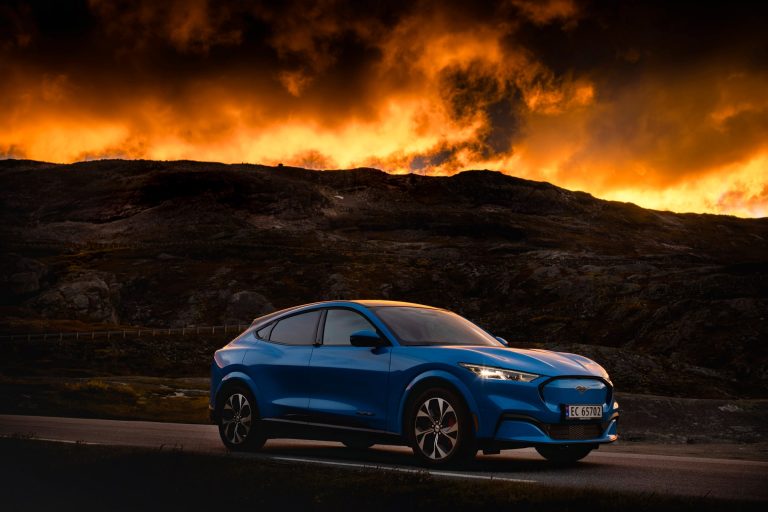 Cómo elegir un SUV eléctrico si dependes de la red pública de recarga en España Cómo elegir un SUV eléctrico si dependes de la red pública de recarga en España
