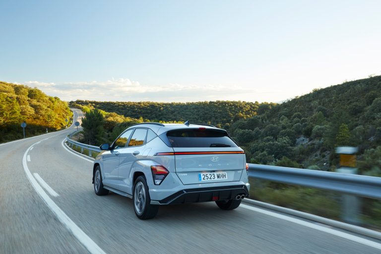 Hyundai Kona Eléctrico vs Kia Niro EV: dos SUV compactos coreanos con enfoques urbanos distintos Hyundai Kona Eléctrico vs Kia Niro EV: dos SUV compactos coreanos con enfoques urbanos distintos