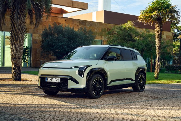 Kia EV3 vs Jeep Avenger eléctrico: dos SUV-B eléctricos de acceso con filosofías opuestas Kia EV3 vs Jeep Avenger eléctrico: dos SUV-B eléctricos de acceso con filosofías opuestas