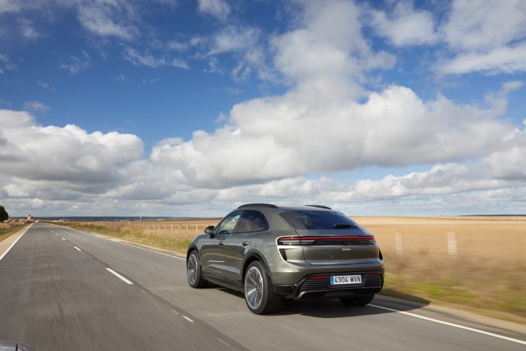 Los 7 SUV eléctricos con mejor preacondicionamiento de batería para carga rápida invernal en 2026 Los 7 SUV eléctricos con mejor preacondicionamiento de batería para carga rápida invernal en 2026