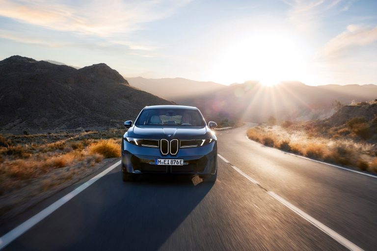 Los 7 SUV premium con mejor sistema de conducción semiautónoma nivel 2+ en 2026