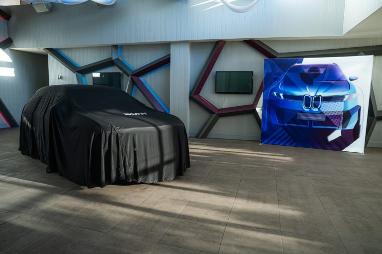 Cómo elegir un SUV premium conectado en 2026 según los servicios online que realmente vas a pagar Cómo elegir un SUV premium conectado en 2026 según los servicios online que realmente vas a pagar