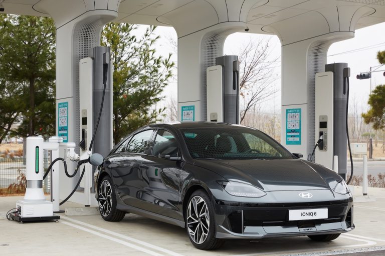 Cómo elegir un compacto eléctrico en 2026 si vas a hacer viajes largos con niños pequeños Cómo elegir un compacto eléctrico en 2026 si vas a hacer viajes largos con niños pequeños