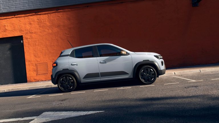 Los 7 coches urbanos por menos de 25.000 € con etiqueta ECO o CERO en 2026