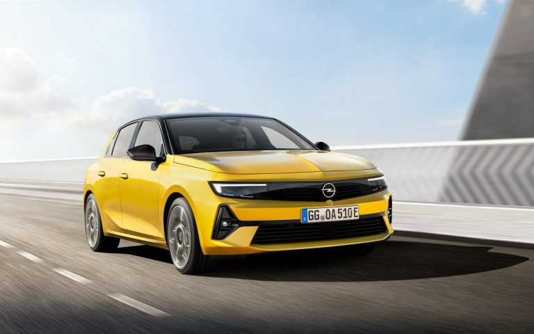 Cómo elegir un compacto PHEV en 2026 si tu recarga habitual es en enchufe doméstico Schuko Cómo elegir un compacto PHEV en 2026 si tu recarga habitual es en enchufe doméstico Schuko
