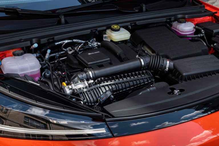 Cómo elegir un compacto eléctrico en 2026 si tu revisión anual la vas a hacer en taller multimarca Cómo elegir un compacto eléctrico en 2026 si tu revisión anual la vas a hacer en taller multimarca