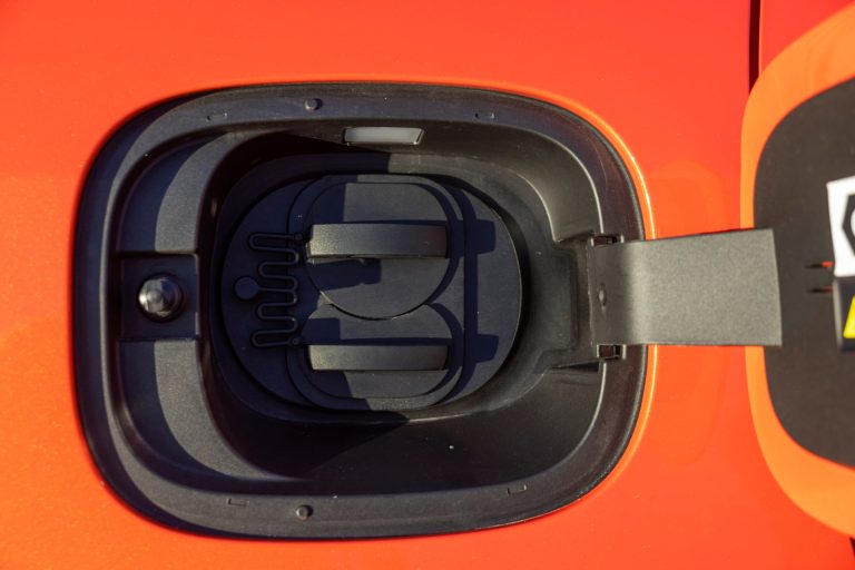 Cómo elegir un compacto eléctrico en 2026 si tu presupuesto para el seguro anual es limitado Cómo elegir un compacto eléctrico en 2026 si tu presupuesto para el seguro anual es limitado