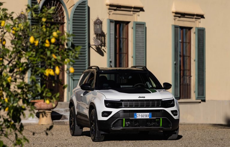 Cómo elegir un SUV eléctrico urbano en 2026 si tu plaza de garaje mide menos de 4,50 m Cómo elegir un SUV eléctrico urbano en 2026 si tu plaza de garaje mide menos de 4,50 m